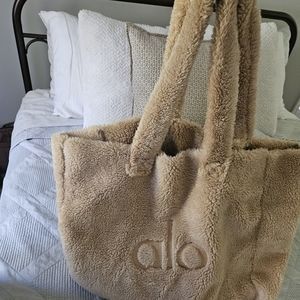 Alo Tote